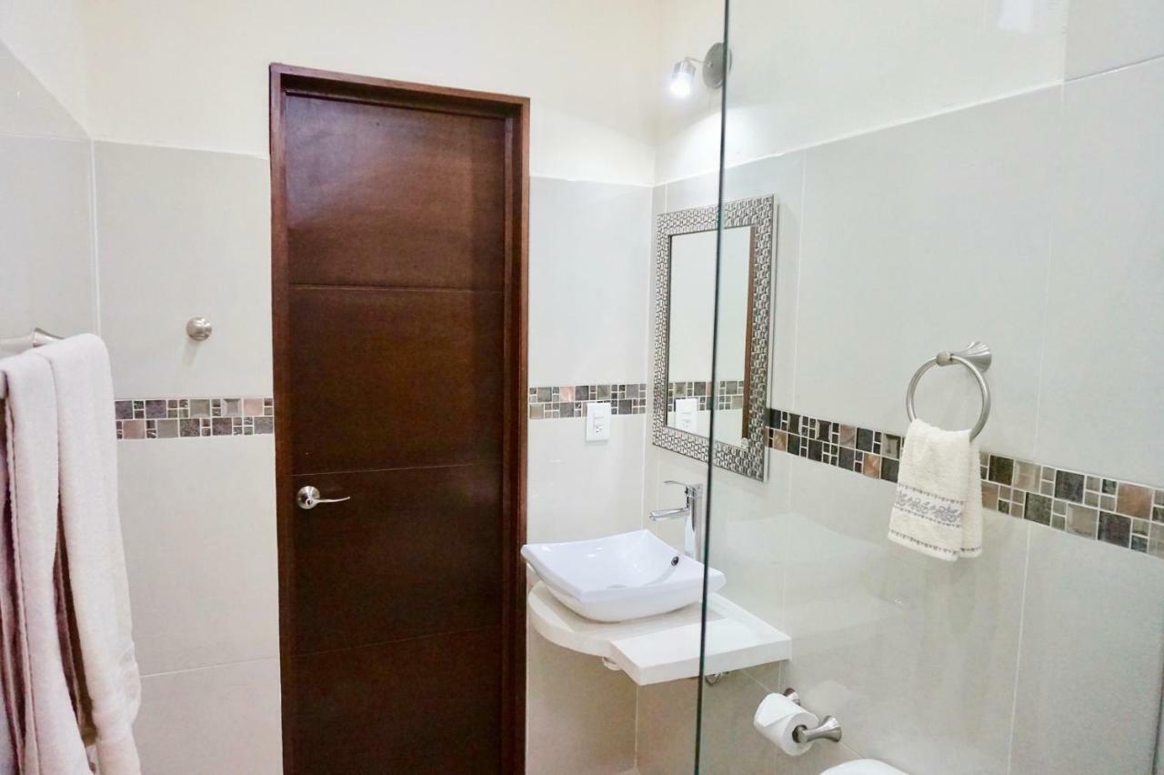 Отель Casa Valentina Boutique Вальядолид Экстерьер фото